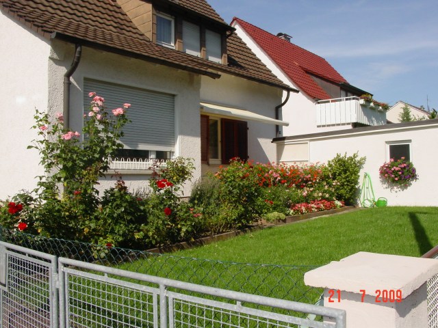 Blumenschmuck in Eglosheim im Sommer 2009